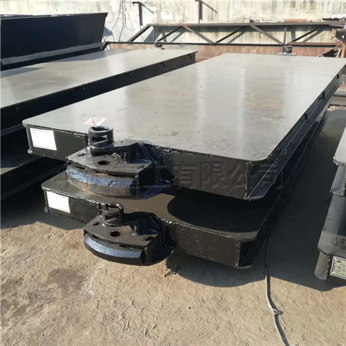 華礦重工一批礦用平板車(chē)發(fā)往云南鎮(zhèn)雄