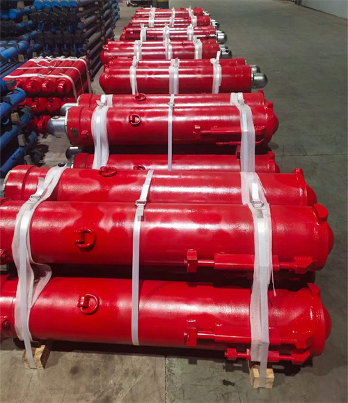 華礦重工一批立柱千斤頂發(fā)往內蒙古包頭